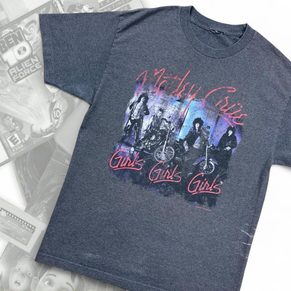 Vintage Y2K Gray & Red Motley Crue Girls Girls Girls Graphic Band Tee